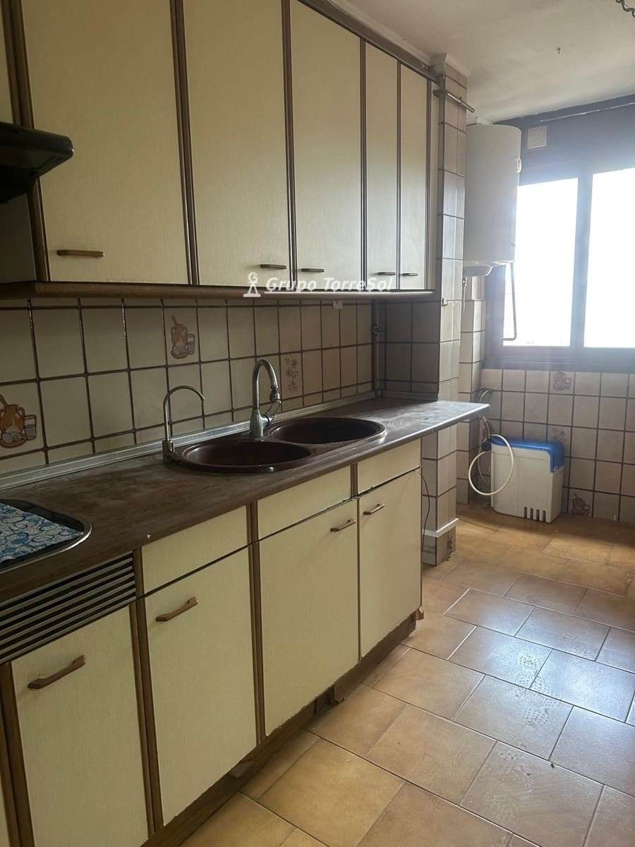 4 slaapkamer Flat te koop in L'Hospitalet de Llobregat - € 330.000 (Ref: 9536174)