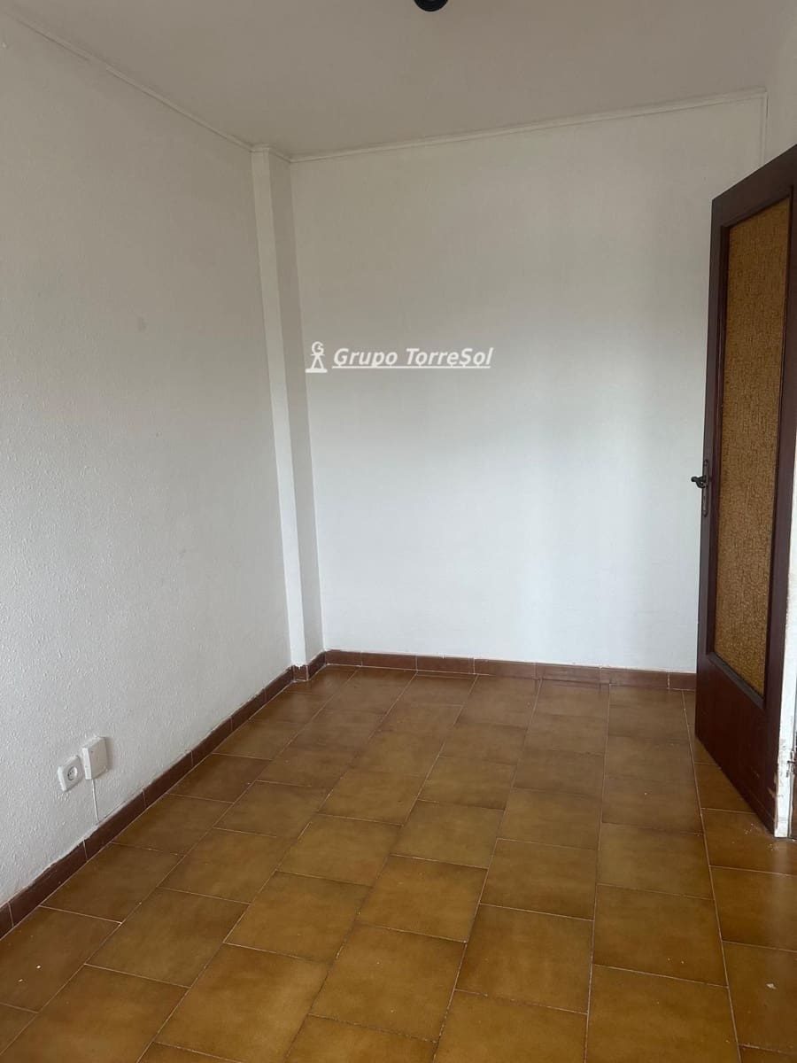 4 slaapkamer Flat te koop in L'Hospitalet de Llobregat - € 330.000 (Ref: 9536174)