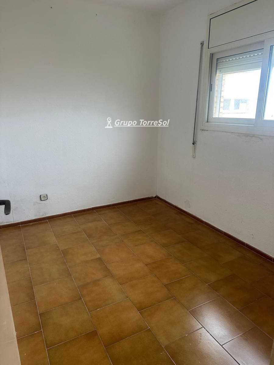 4 slaapkamer Flat te koop in L'Hospitalet de Llobregat - € 330.000 (Ref: 9536174)