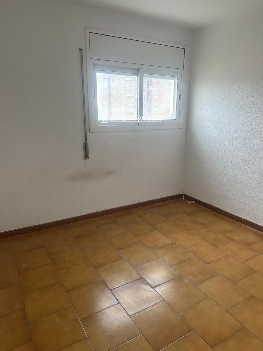 4 slaapkamer Flat te koop in L'Hospitalet de Llobregat - € 330.000 (Ref: 9536174)