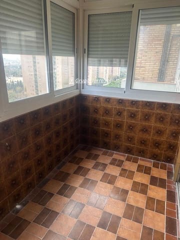 4 slaapkamer Flat te koop in L'Hospitalet de Llobregat - € 330.000 (Ref: 9536174)