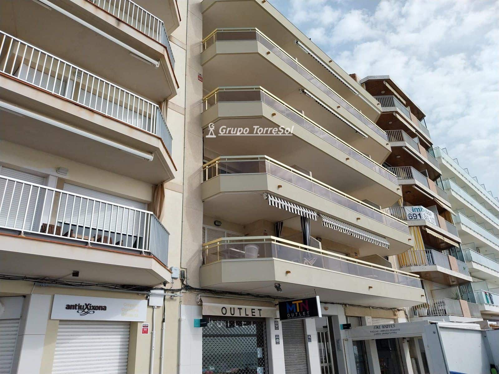 3 bedroom Flat for sale in Calafell with garage - € 450,000 (Ref: 9536176)