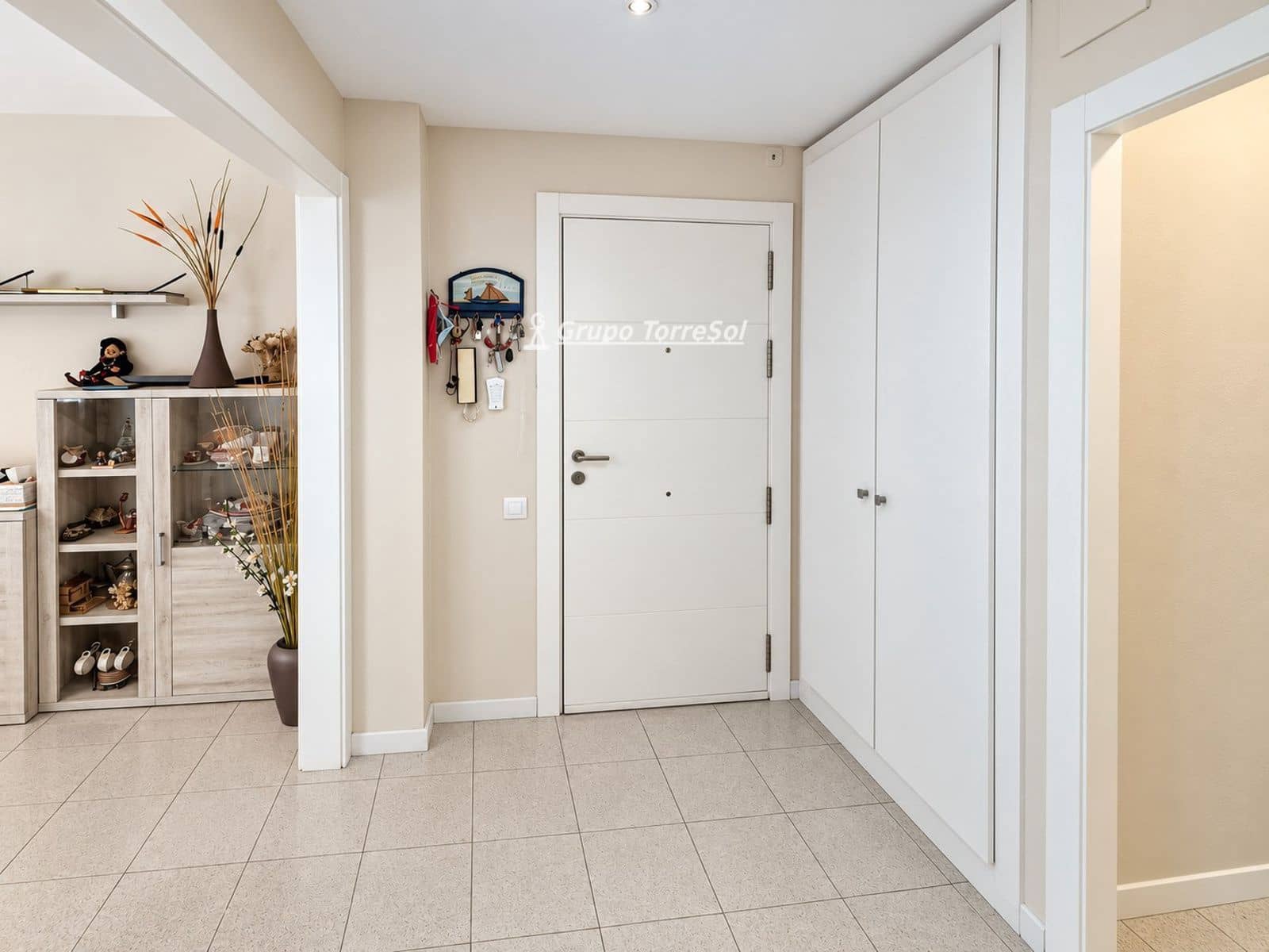 4 bedroom Flat for sale in El Vendrell with pool garage - € 355,000 (Ref: 9536179)