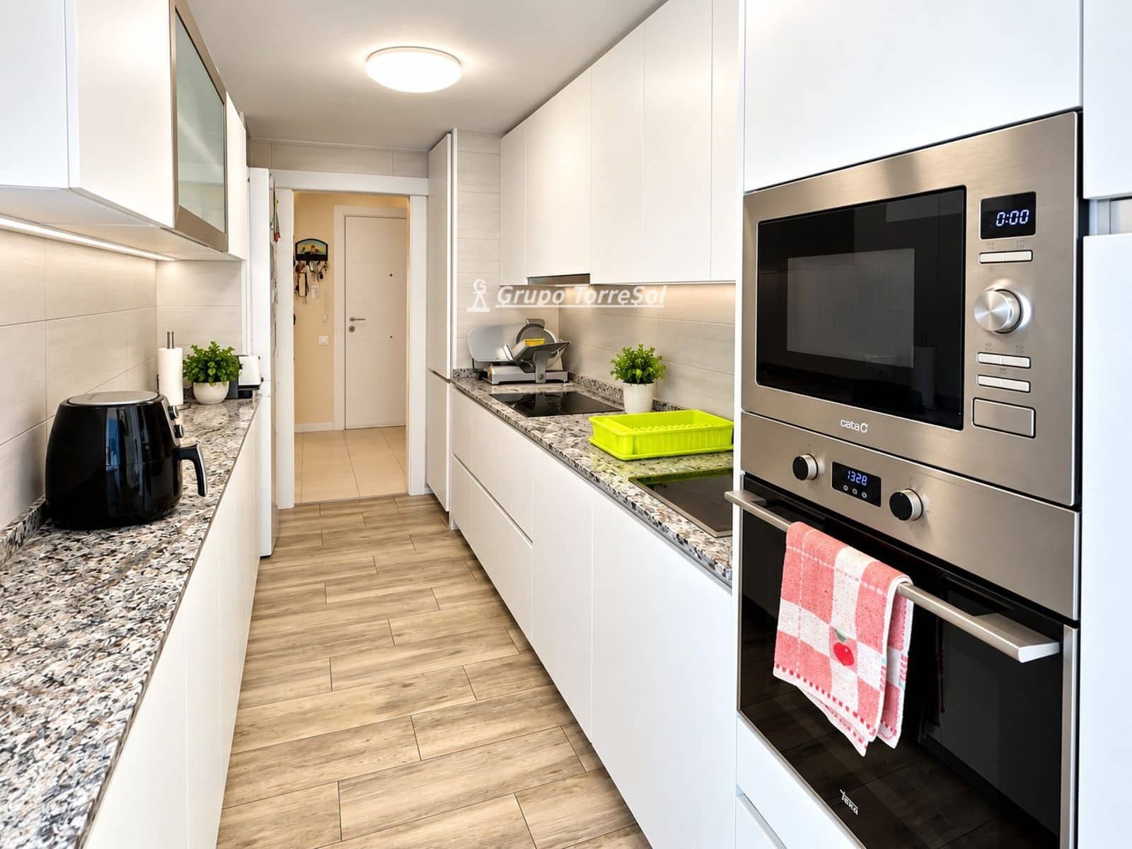 4 bedroom Flat for sale in El Vendrell with pool garage - € 355,000 (Ref: 9536179)