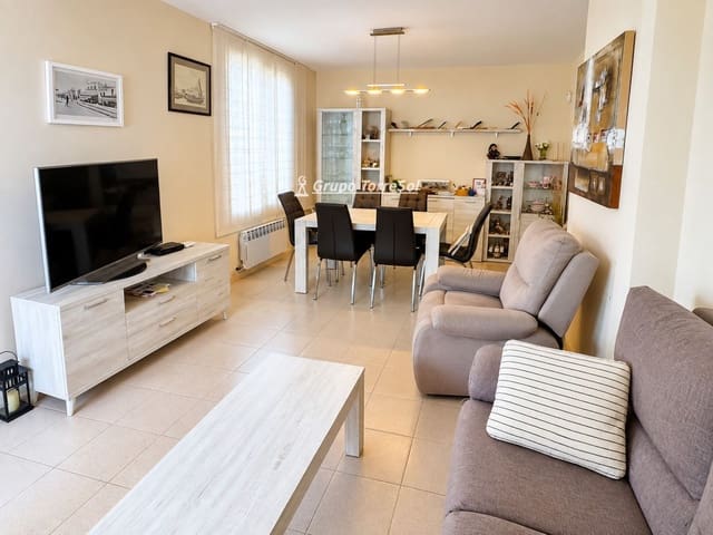 4 chambre Appartement à vendre à El Vendrell avec piscine garage - 355 000 € (Ref: 9536179)