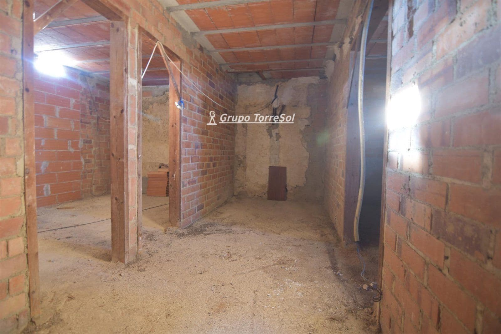 6 soverom Villa til salgs i Albinyana - € 120 000 (Ref: 9536184)