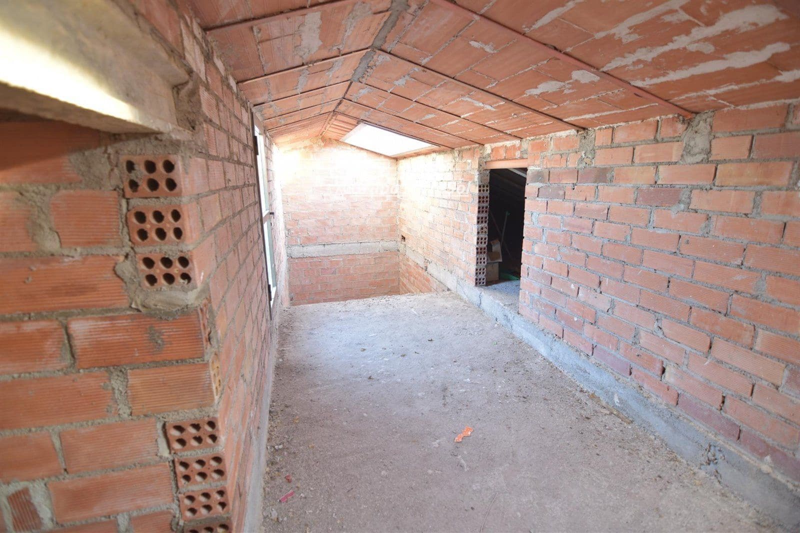 6 soverom Villa til salgs i Albinyana - € 120 000 (Ref: 9536184)