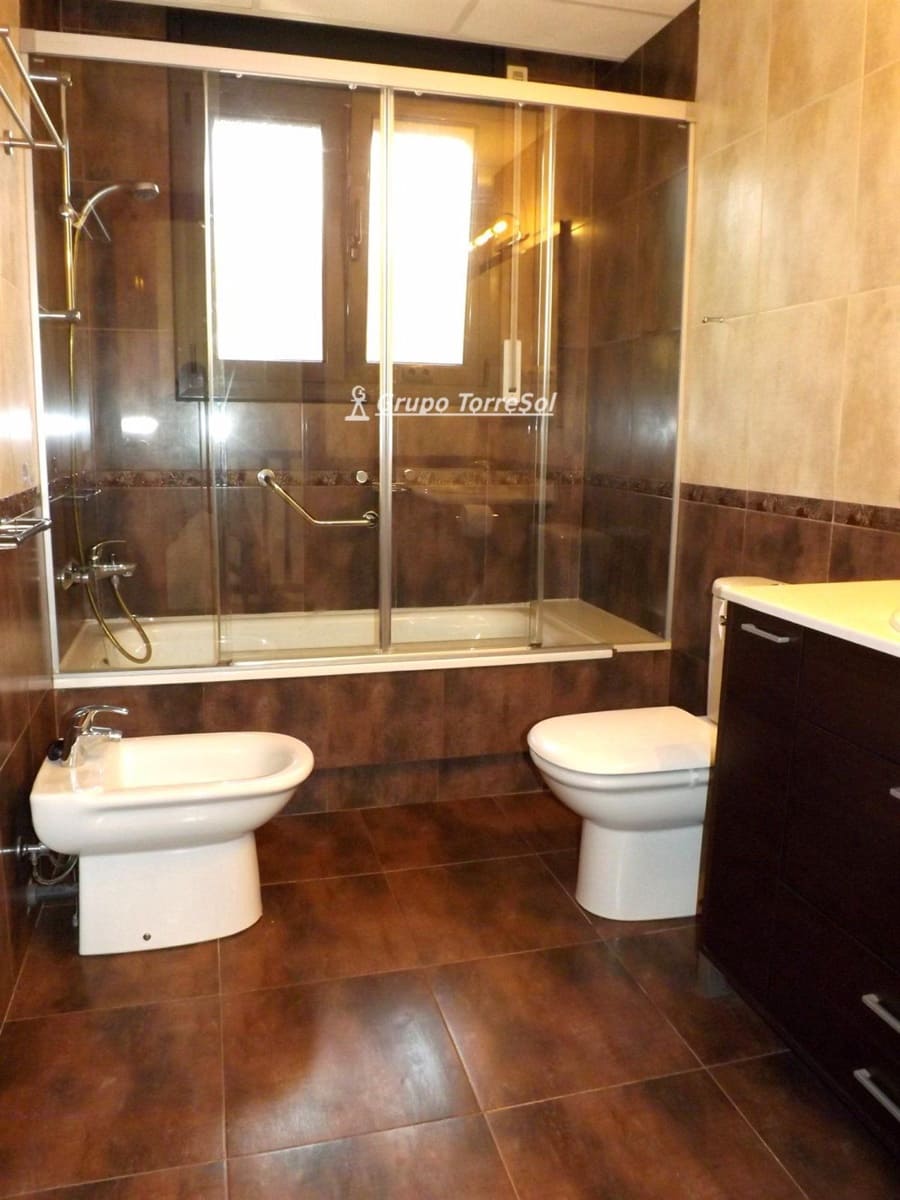 5 makuuhuone Omakotitalo myytävänä paikassa Segur de Calafell mukana 
autotalli - 365 000 € (Ref: 9536191)