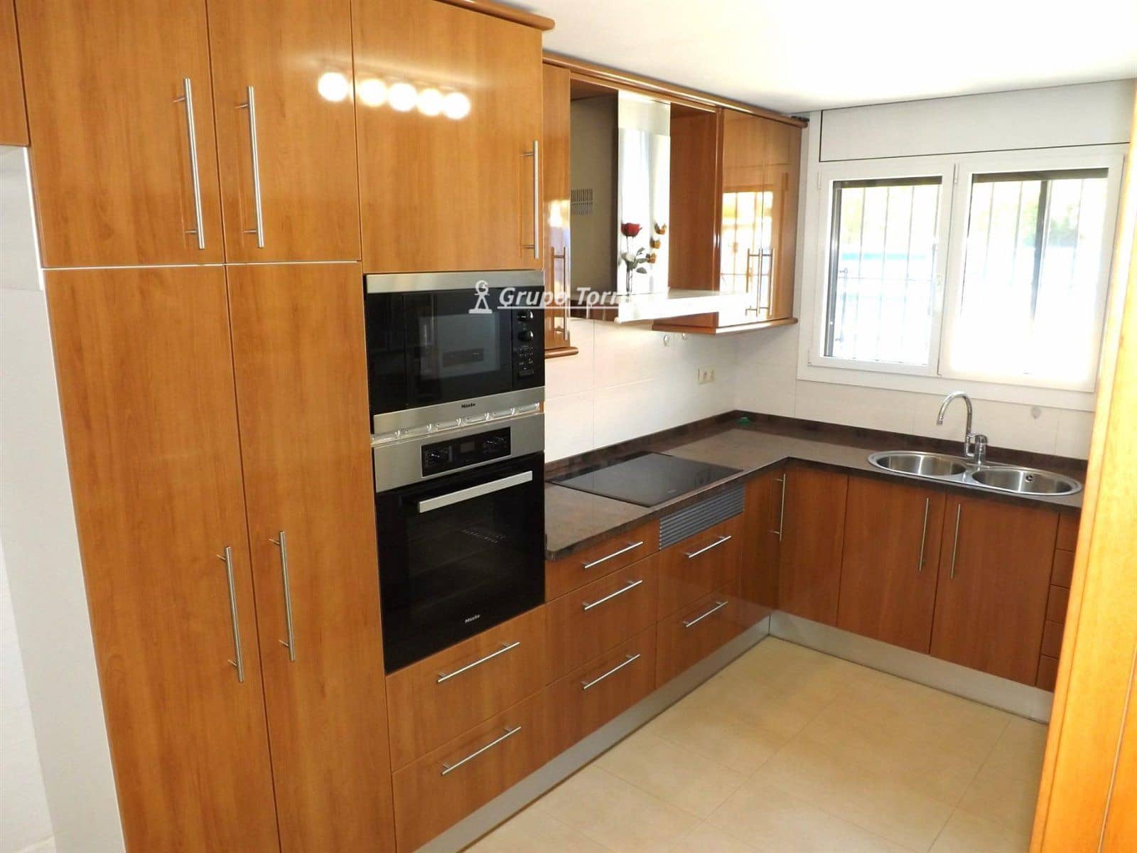 5 makuuhuone Omakotitalo myytävänä paikassa Segur de Calafell mukana 
autotalli - 365 000 € (Ref: 9536191)