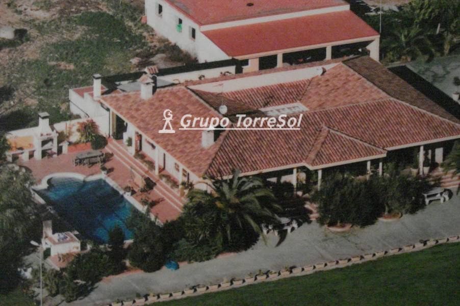 5 sovrum Villa till salu i Santa Oliva med pool - 675 000 € (Ref: 9536204)