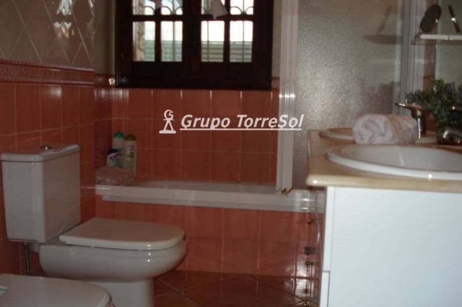 5 sovrum Villa till salu i Santa Oliva med pool - 675 000 € (Ref: 9536204)