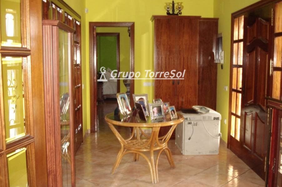 5 sovrum Villa till salu i Santa Oliva med pool - 675 000 € (Ref: 9536204)