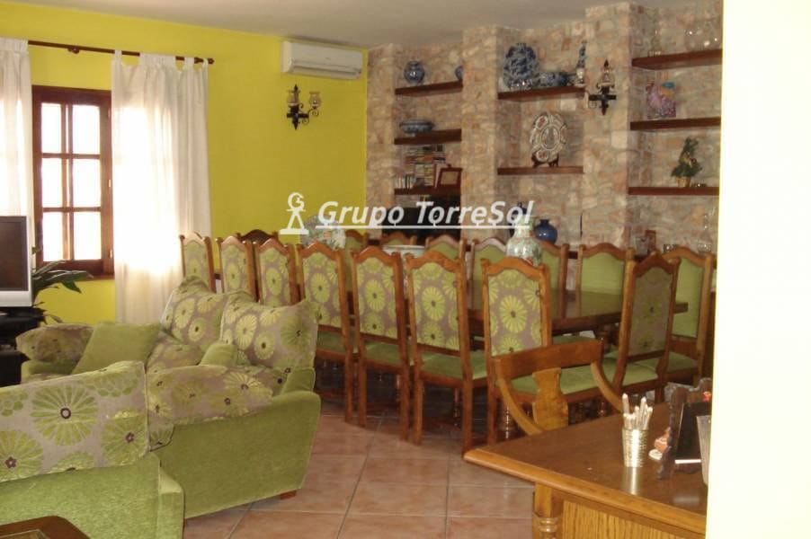 5 sovrum Villa till salu i Santa Oliva med pool - 675 000 € (Ref: 9536204)