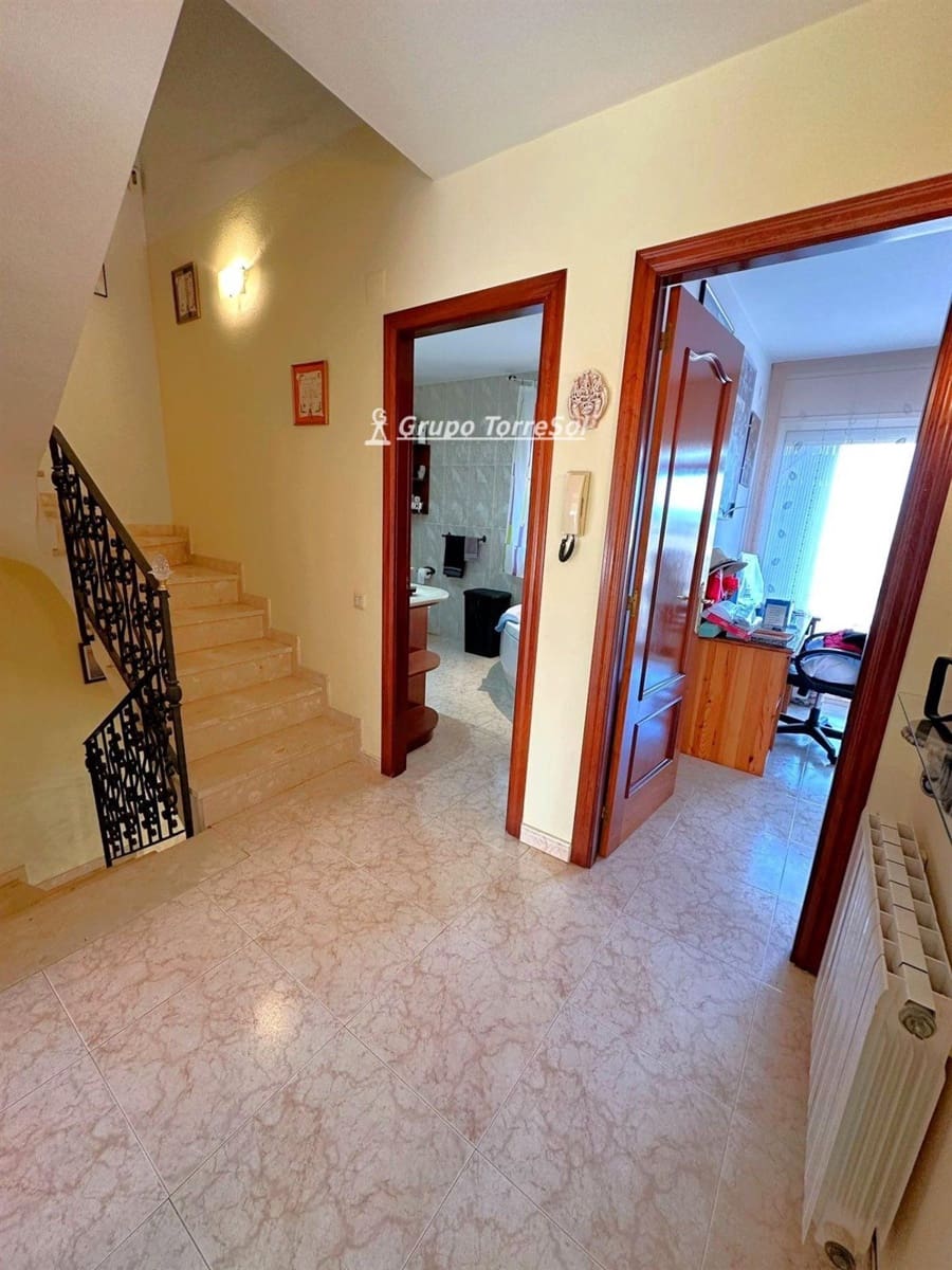 4 slaapkamer Huis te koop in Vilanova i la Geltru met zwembad - € 480.000 (Ref: 9536205)