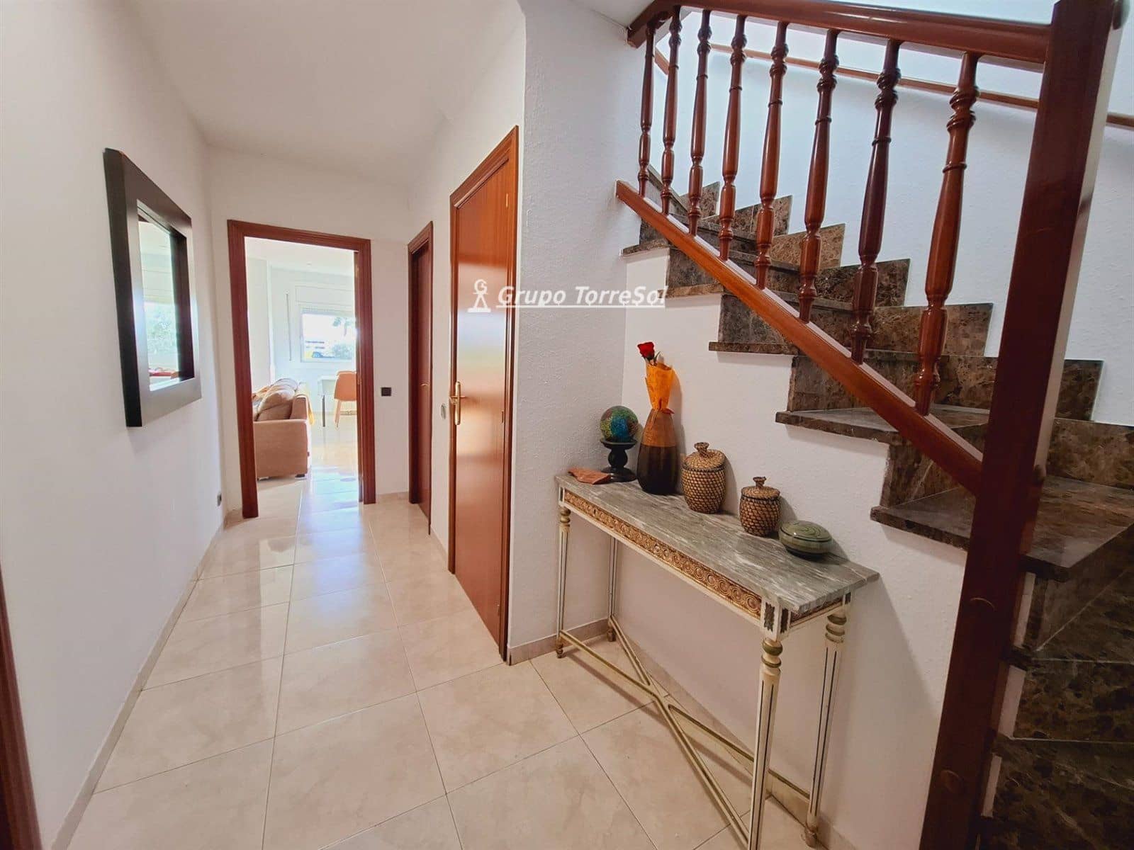 4 makuuhuone Omakotitalo myytävänä paikassa Calafell mukana uima-altaan 
autotalli - 480 000 € (Ref: 9536206)