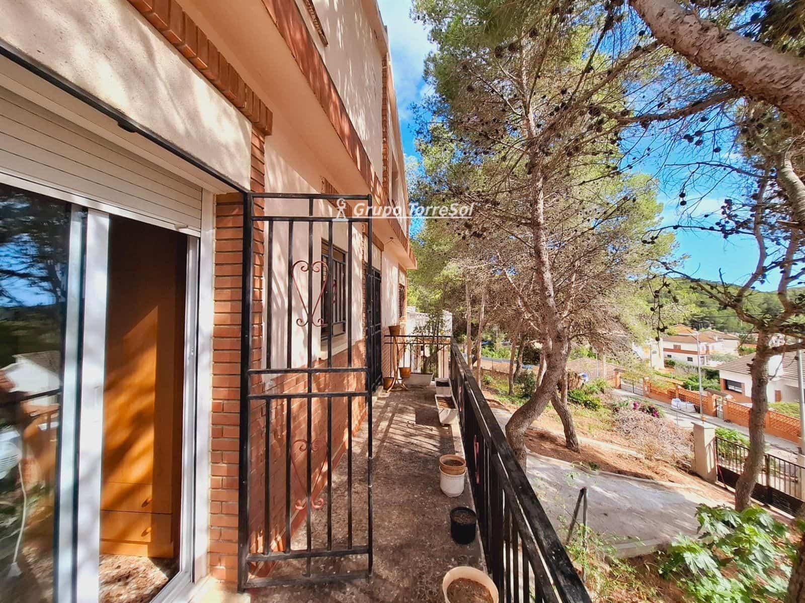 5 camera da letto Villa in vendita in Calafell con piscina - 325.000 € (Rif: 9536210)