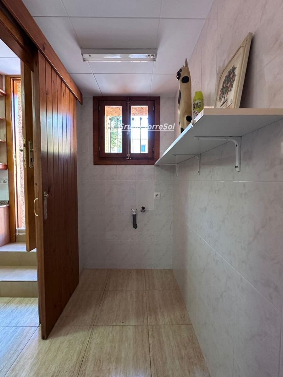 4 makuuhuone Omakotitalo myytävänä paikassa Sant Jaume dels Domenys mukana 
autotalli - 235 000 € (Ref: 9536218)