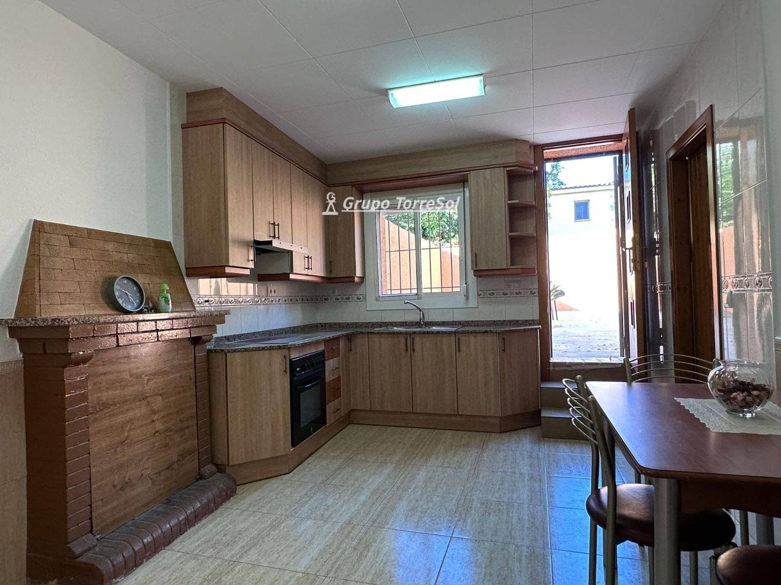 4 makuuhuone Omakotitalo myytävänä paikassa Sant Jaume dels Domenys mukana 
autotalli - 235 000 € (Ref: 9536218)