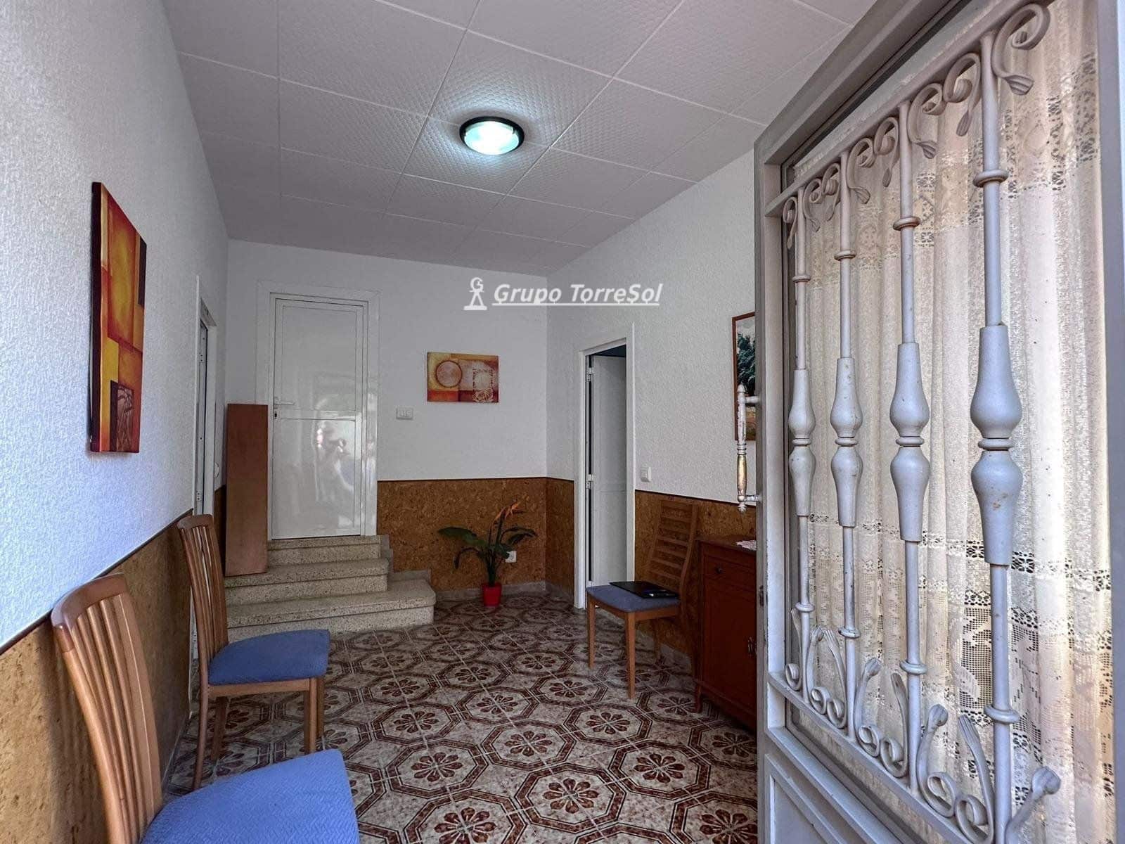 4 makuuhuone Omakotitalo myytävänä paikassa Sant Jaume dels Domenys mukana 
autotalli - 235 000 € (Ref: 9536218)