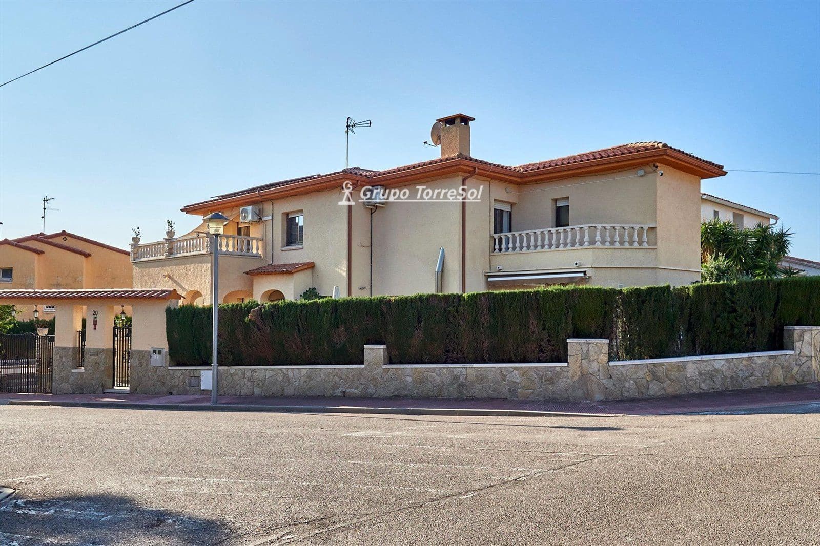 4 slaapkamer Villa te koop in El Vendrell met zwembad - € 450.000 (Ref: 9536223)