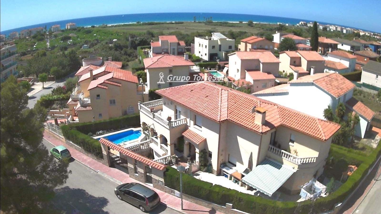 4 slaapkamer Villa te koop in El Vendrell met zwembad - € 450.000 (Ref: 9536223)