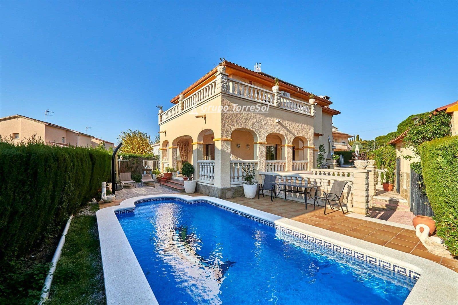 4 slaapkamer Villa te koop in El Vendrell met zwembad - € 450.000 (Ref: 9536223)