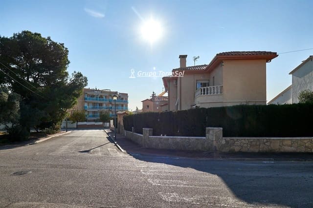 4 slaapkamer Villa te koop in El Vendrell met zwembad - € 450.000 (Ref: 9536223)