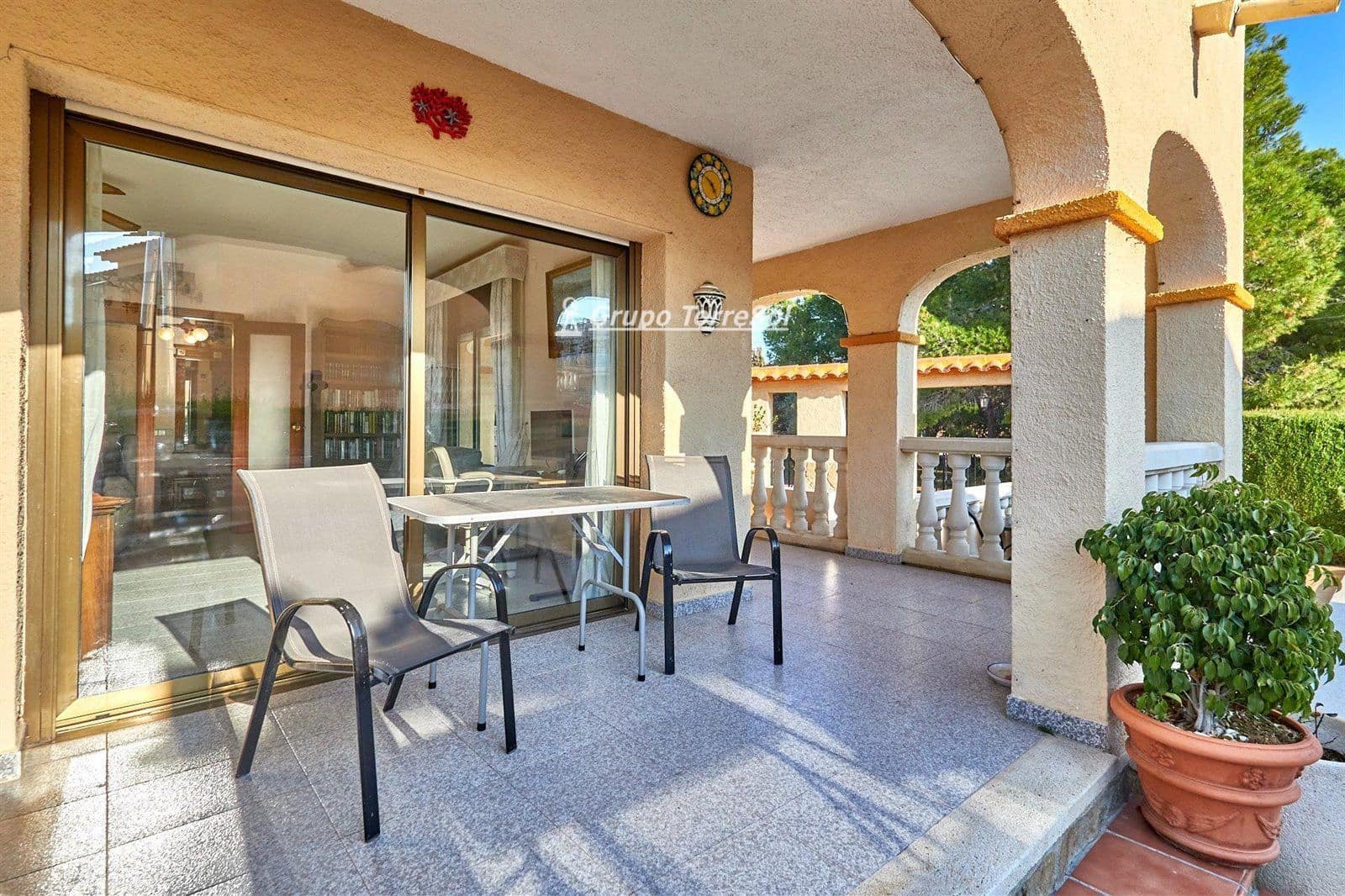 4 slaapkamer Villa te koop in El Vendrell met zwembad - € 450.000 (Ref: 9536223)