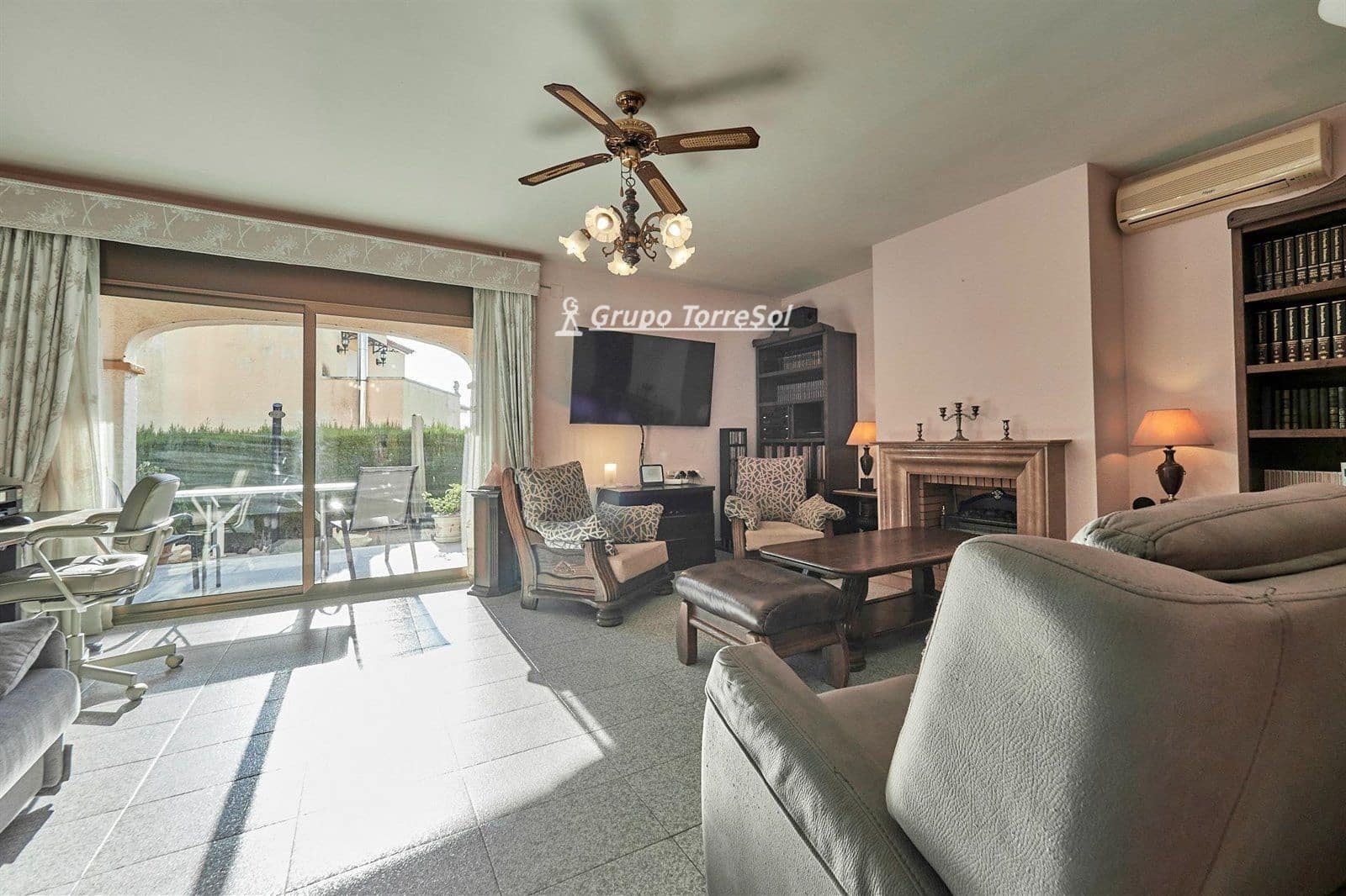 4 slaapkamer Villa te koop in El Vendrell met zwembad - € 450.000 (Ref: 9536223)