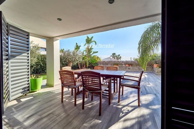 3 soveværelse Byhus til salg i Calafell med swimmingpool - € 480.000 (Ref: 9536226)