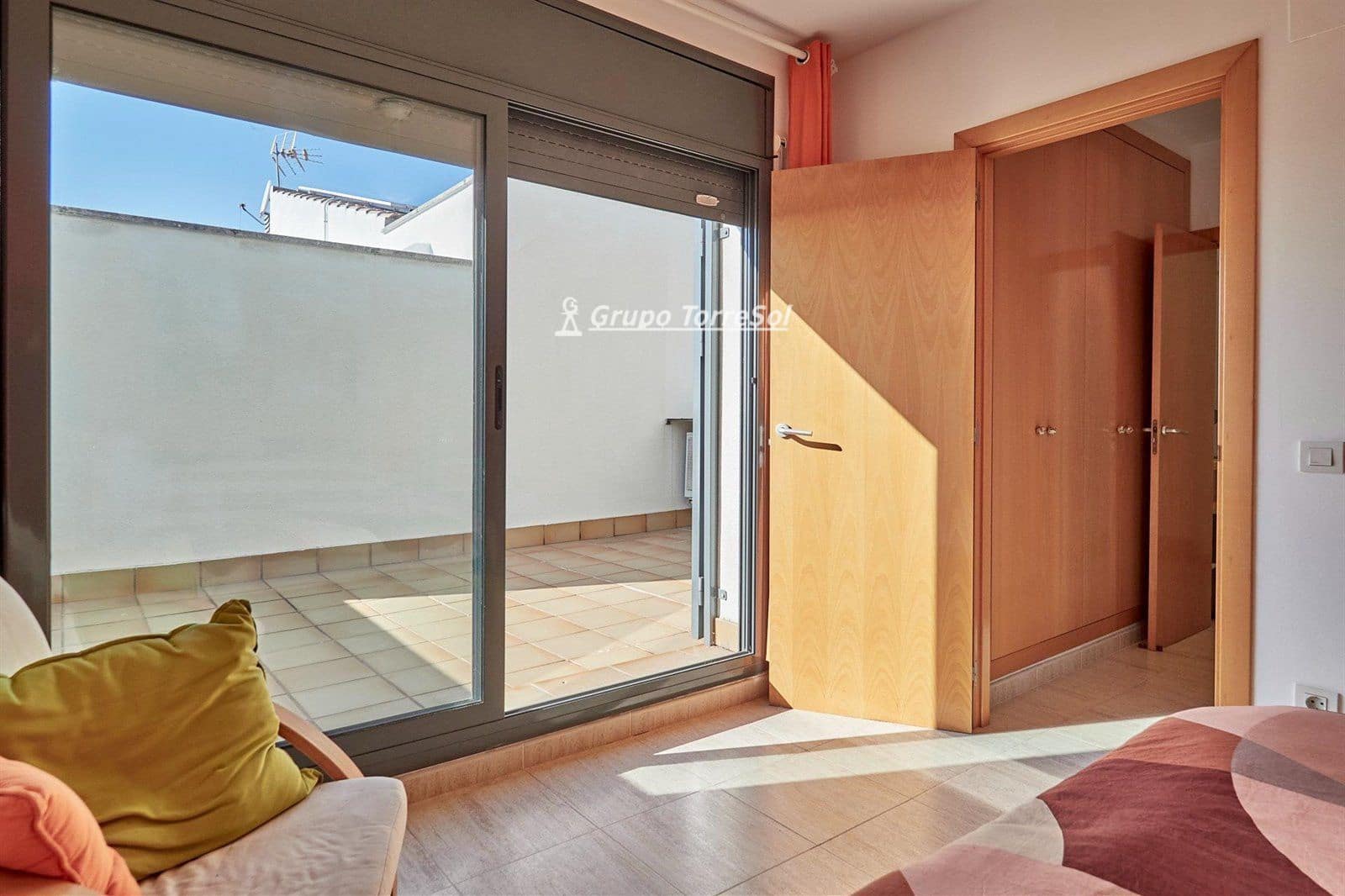 3 soveværelse Byhus til salg i Calafell med swimmingpool - € 480.000 (Ref: 9536226)