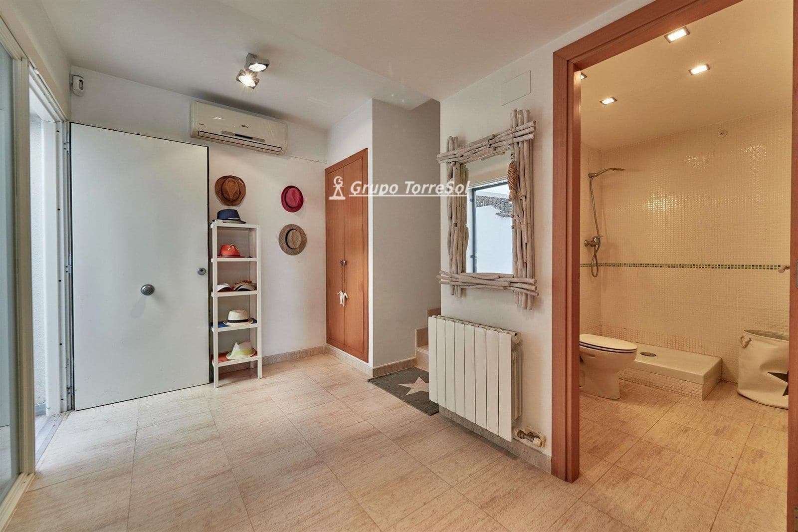 3 soveværelse Byhus til salg i Calafell med swimmingpool - € 480.000 (Ref: 9536226)