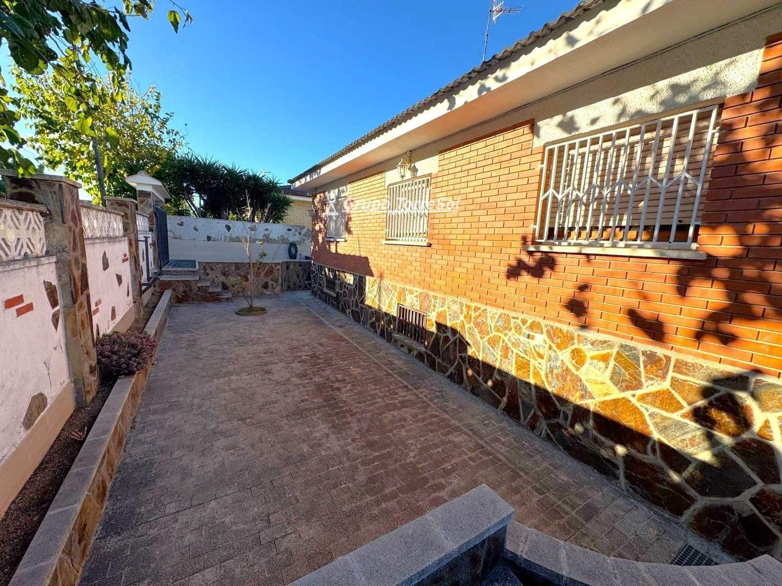 6 quarto Moradia para venda em Segur de Calafell com piscina - 335 000 € (Ref: 9536227)