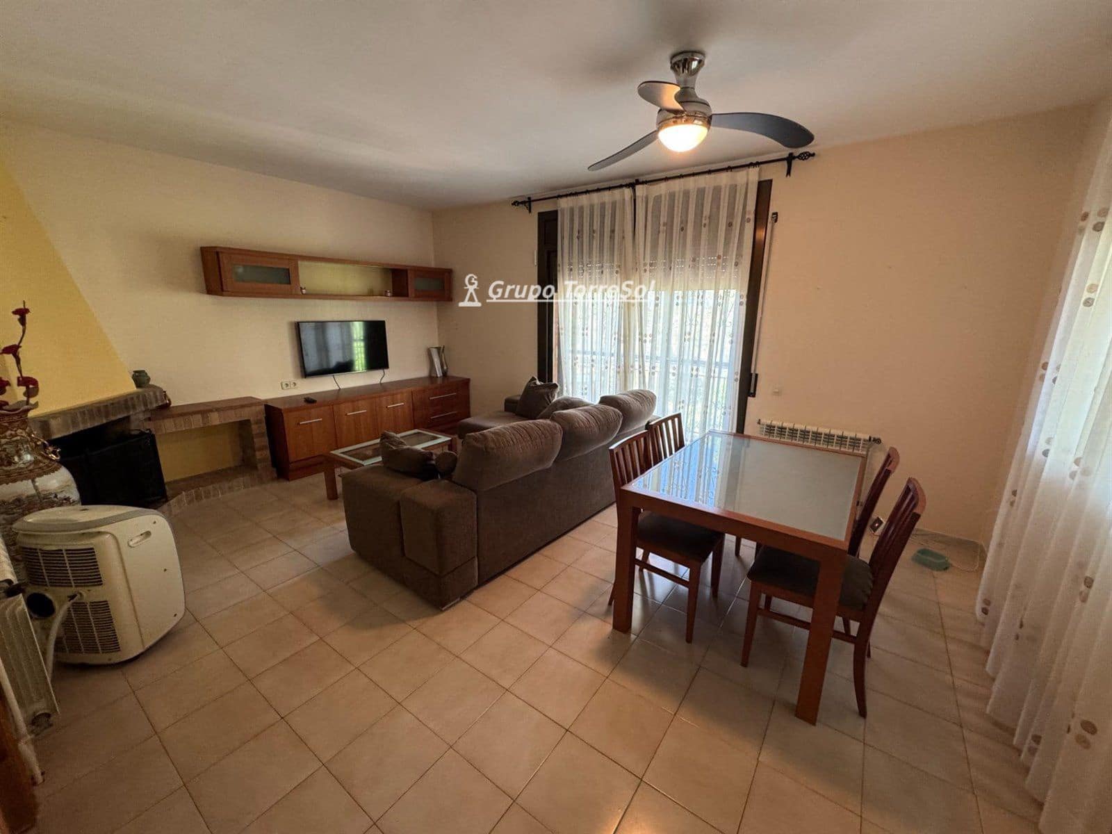 4 makuuhuone Huvila myytävänä paikassa Calafell mukana uima-altaan - 295 000 € (Ref: 9536229)