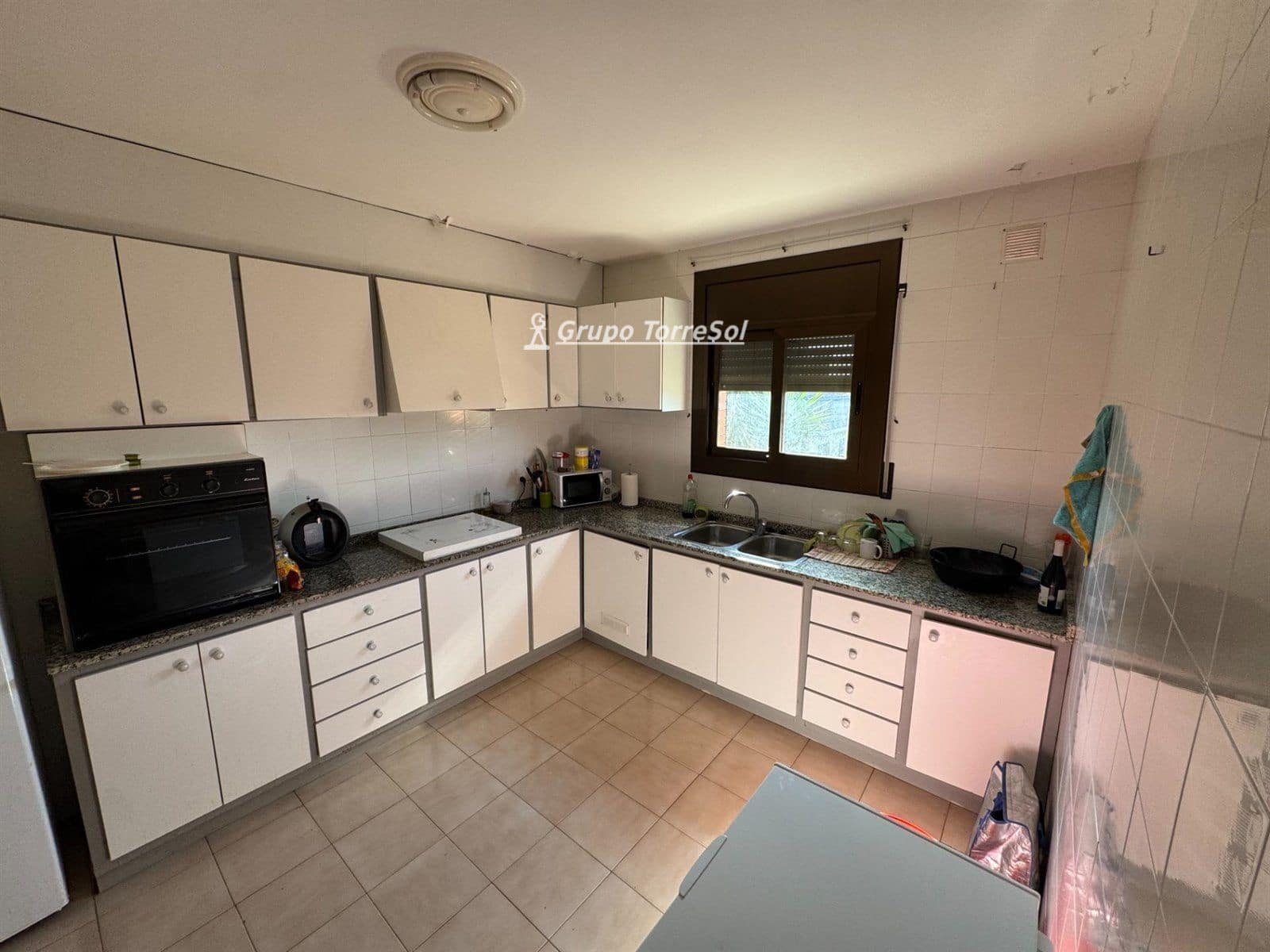 4 makuuhuone Huvila myytävänä paikassa Calafell mukana uima-altaan - 295 000 € (Ref: 9536229)