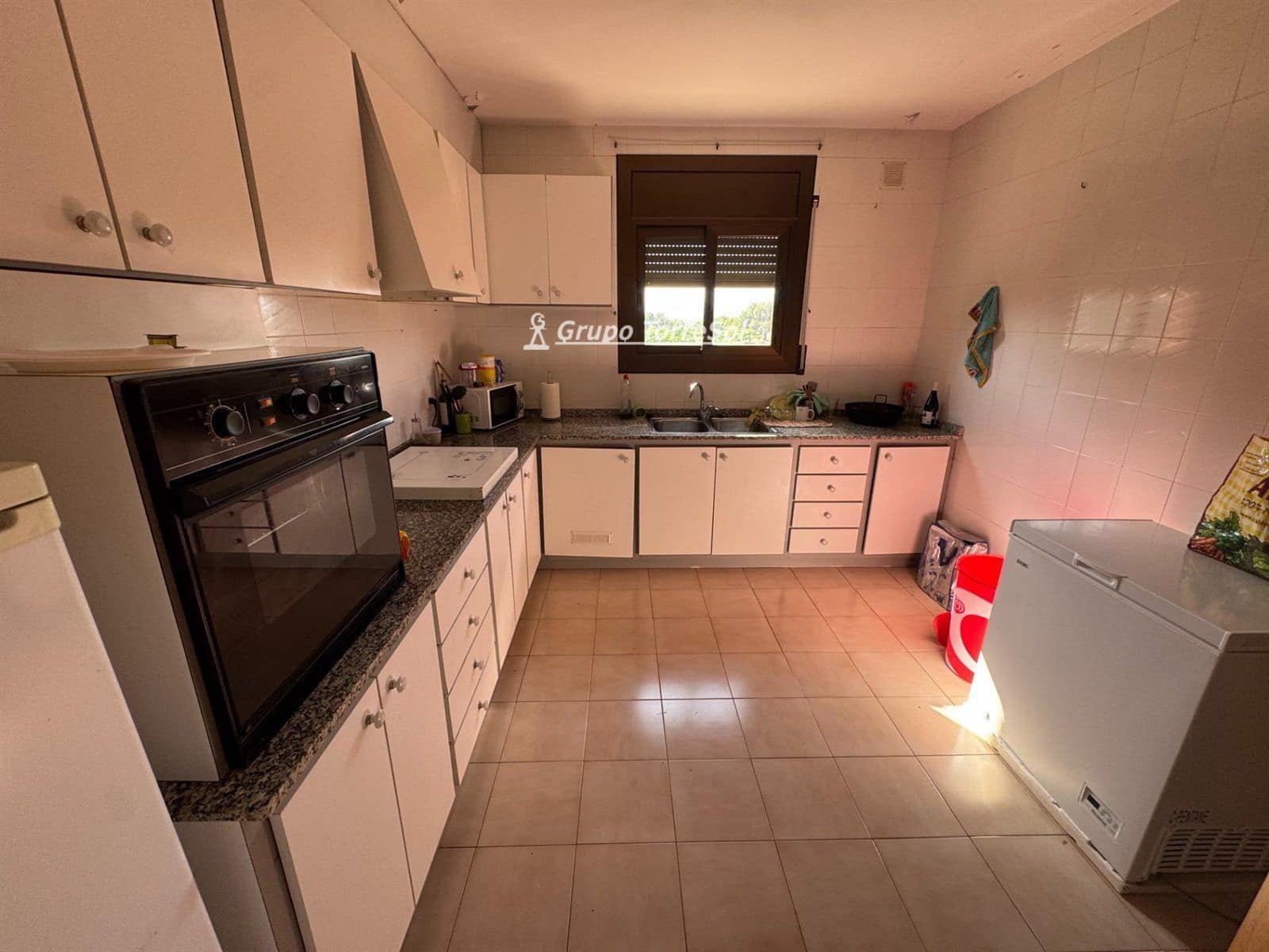 4 makuuhuone Huvila myytävänä paikassa Calafell mukana uima-altaan - 295 000 € (Ref: 9536229)