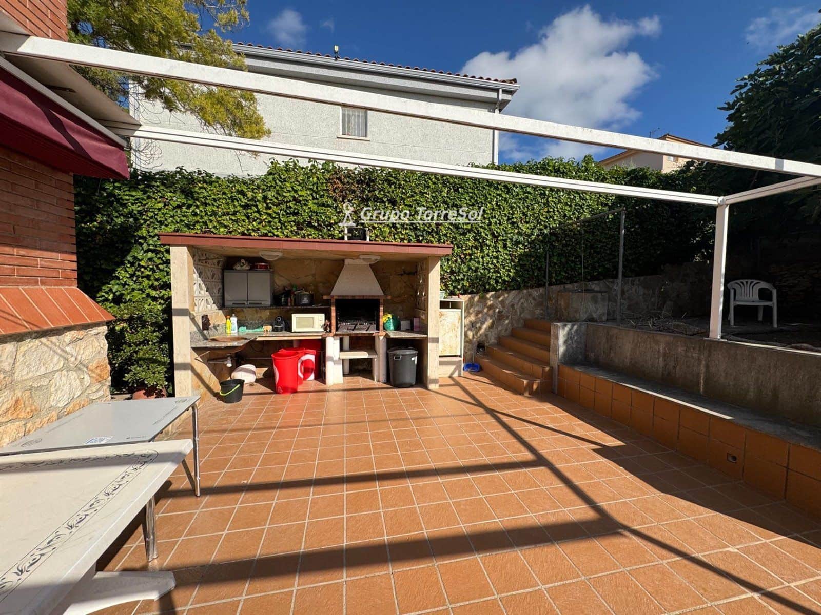 4 makuuhuone Huvila myytävänä paikassa Calafell mukana uima-altaan - 295 000 € (Ref: 9536229)