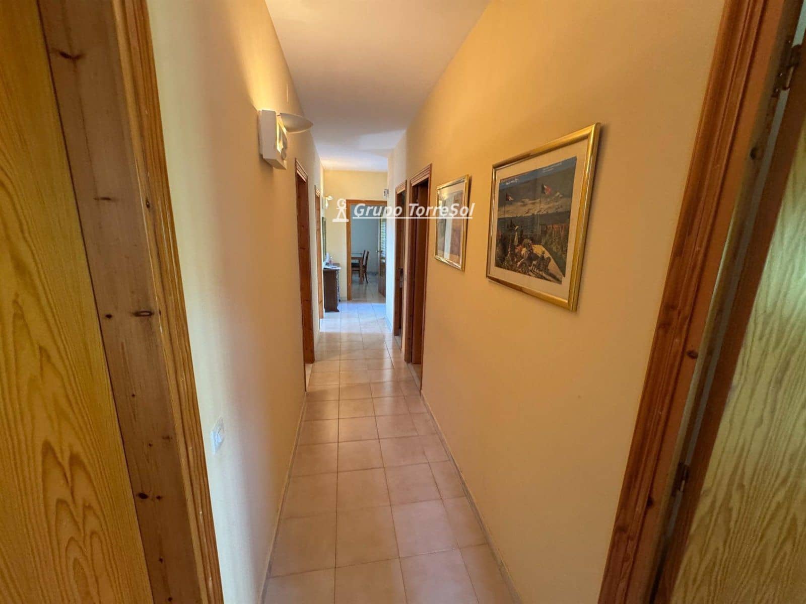 4 makuuhuone Huvila myytävänä paikassa Calafell mukana uima-altaan - 295 000 € (Ref: 9536229)