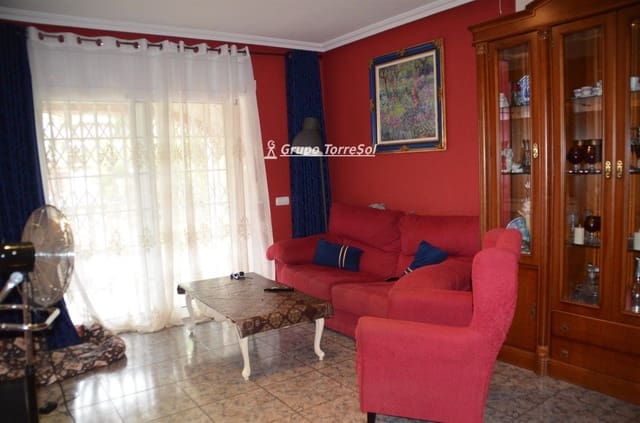 4 Zimmer Villa zu verkaufen in Segur de Calafell, Calafell mit Pool - 370.000 € (Ref: 9536232)