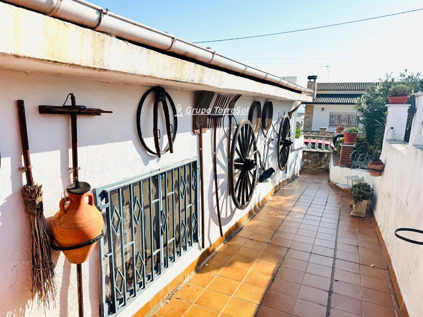 4 soveværelse Villa til salg i La Bisbal del Penedes - € 158.000 (Ref: 9536244)