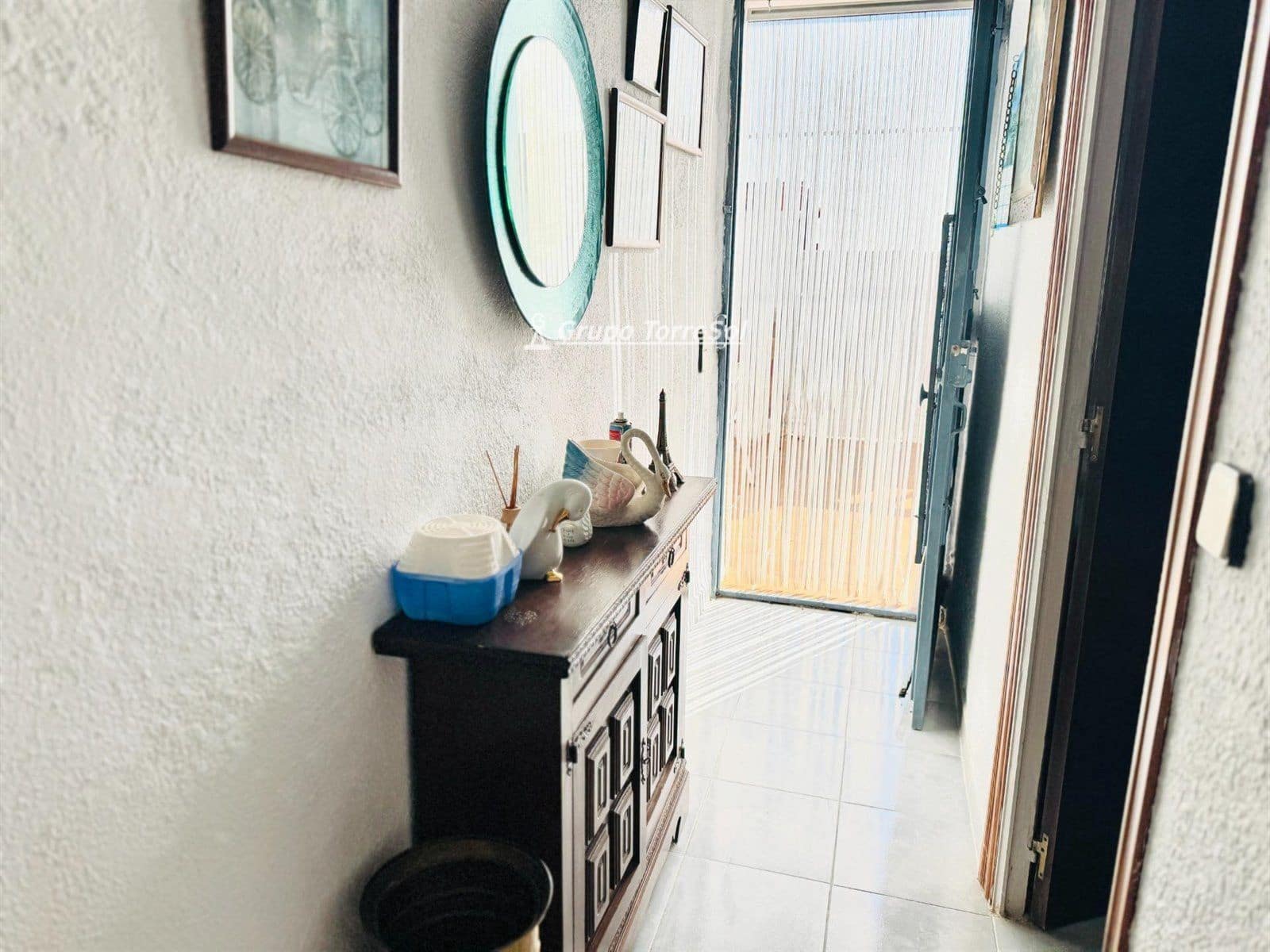 4 soveværelse Villa til salg i La Bisbal del Penedes - € 158.000 (Ref: 9536244)