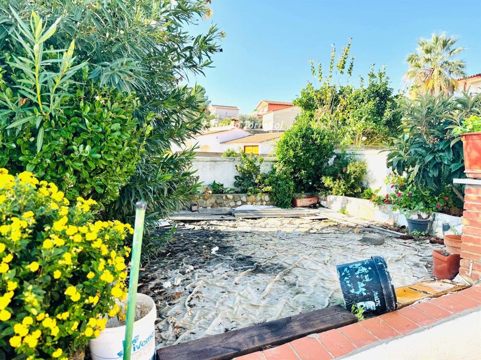 4 soveværelse Villa til salg i La Bisbal del Penedes - € 158.000 (Ref: 9536244)