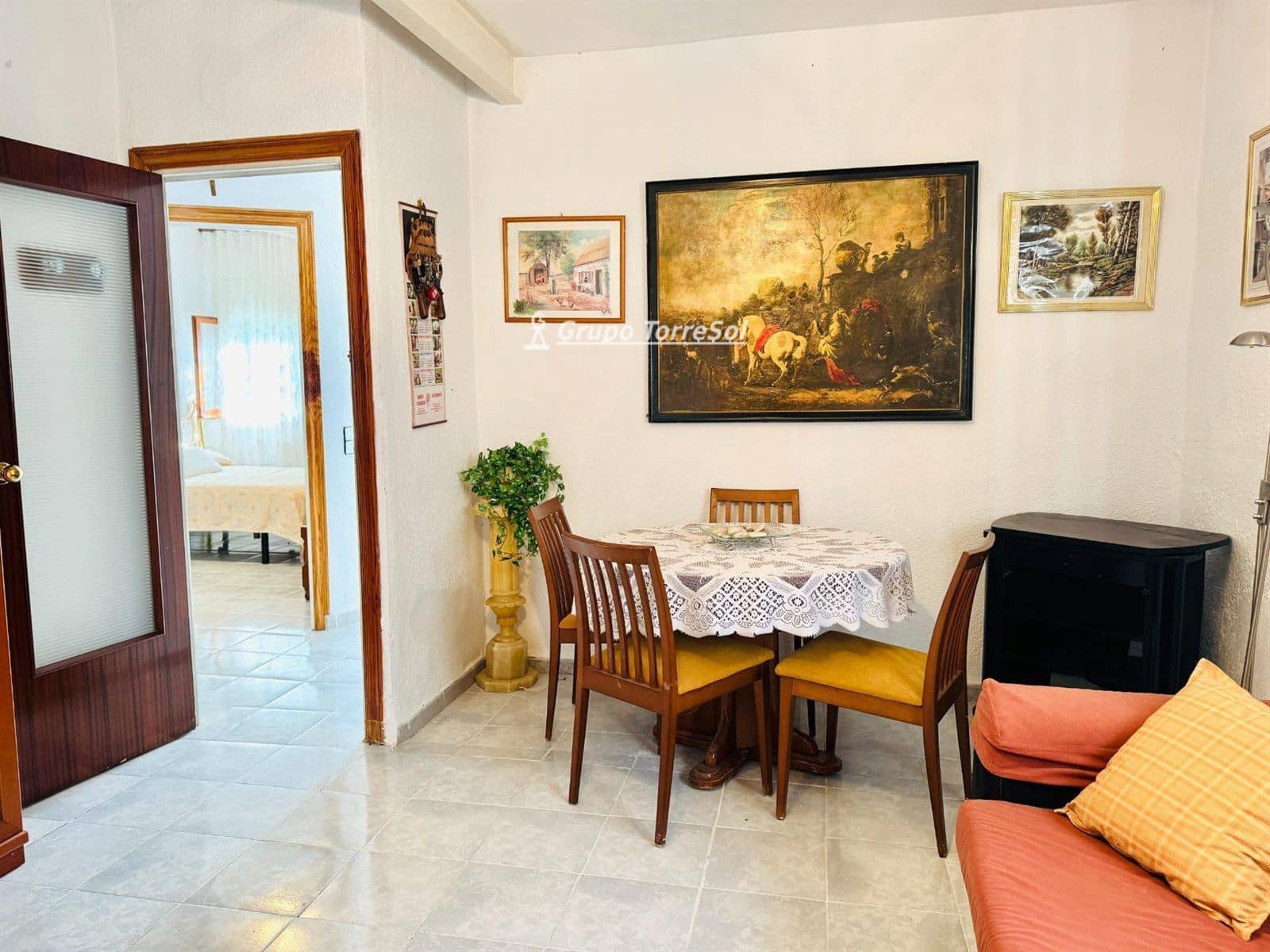 4 soveværelse Villa til salg i La Bisbal del Penedes - € 158.000 (Ref: 9536244)