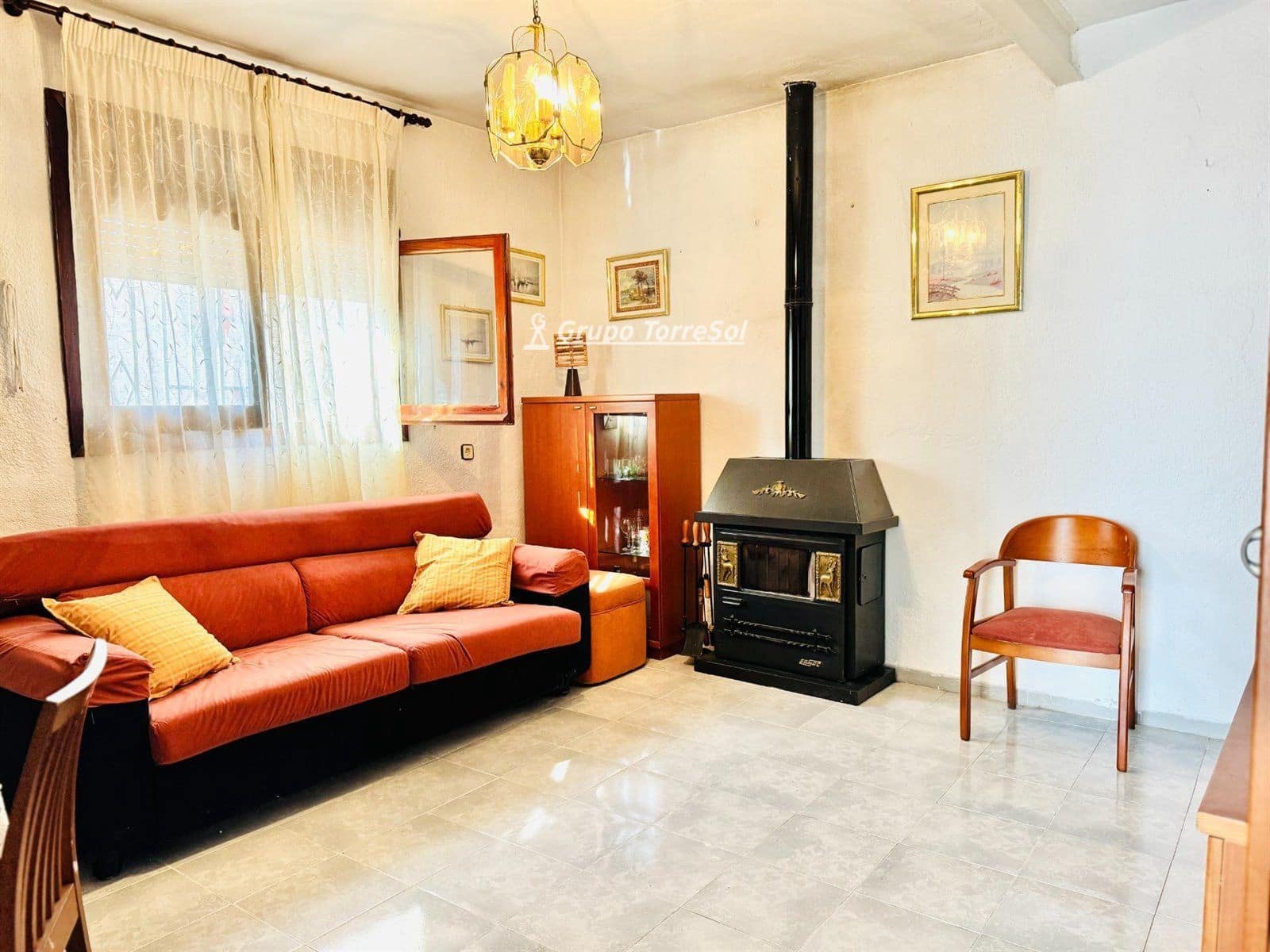 4 soveværelse Villa til salg i La Bisbal del Penedes - € 158.000 (Ref: 9536244)