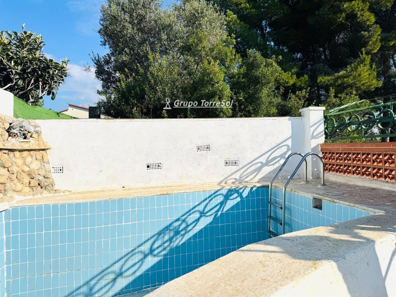 4 soveværelse Villa til salg i La Bisbal del Penedes - € 158.000 (Ref: 9536244)