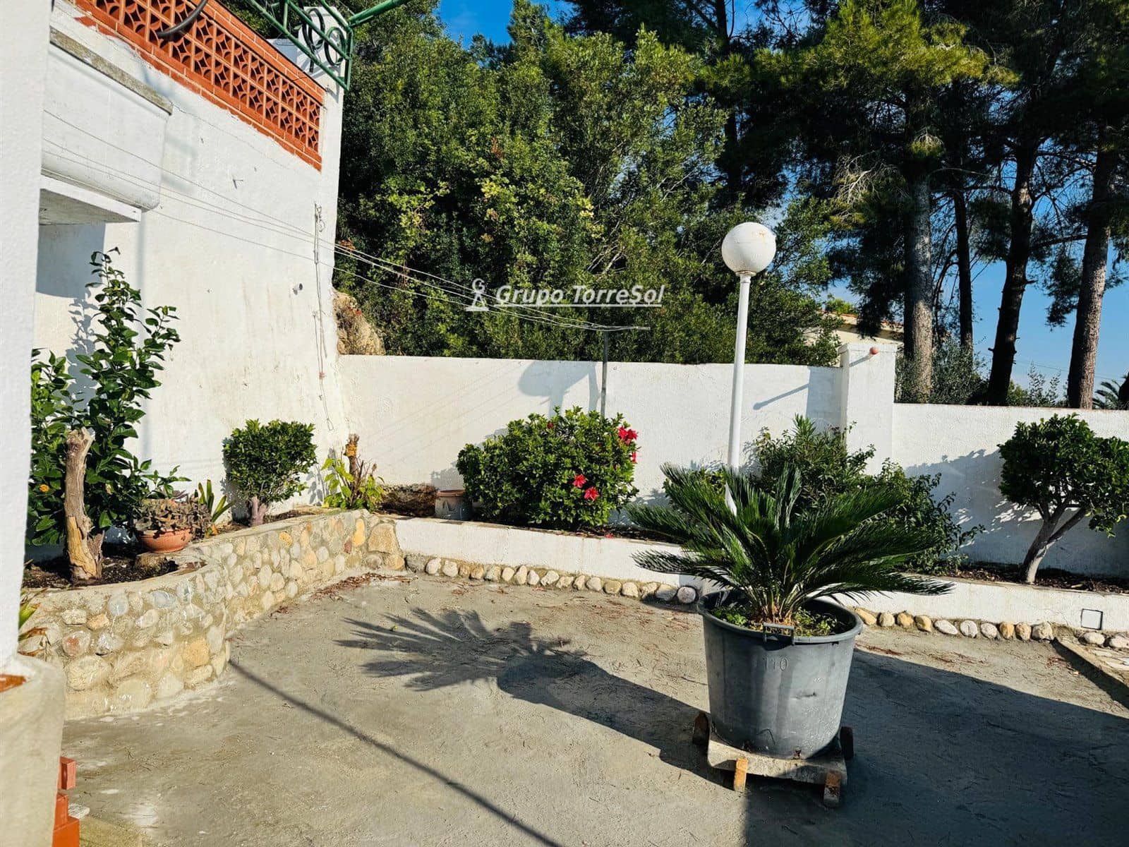 4 soveværelse Villa til salg i La Bisbal del Penedes - € 158.000 (Ref: 9536244)