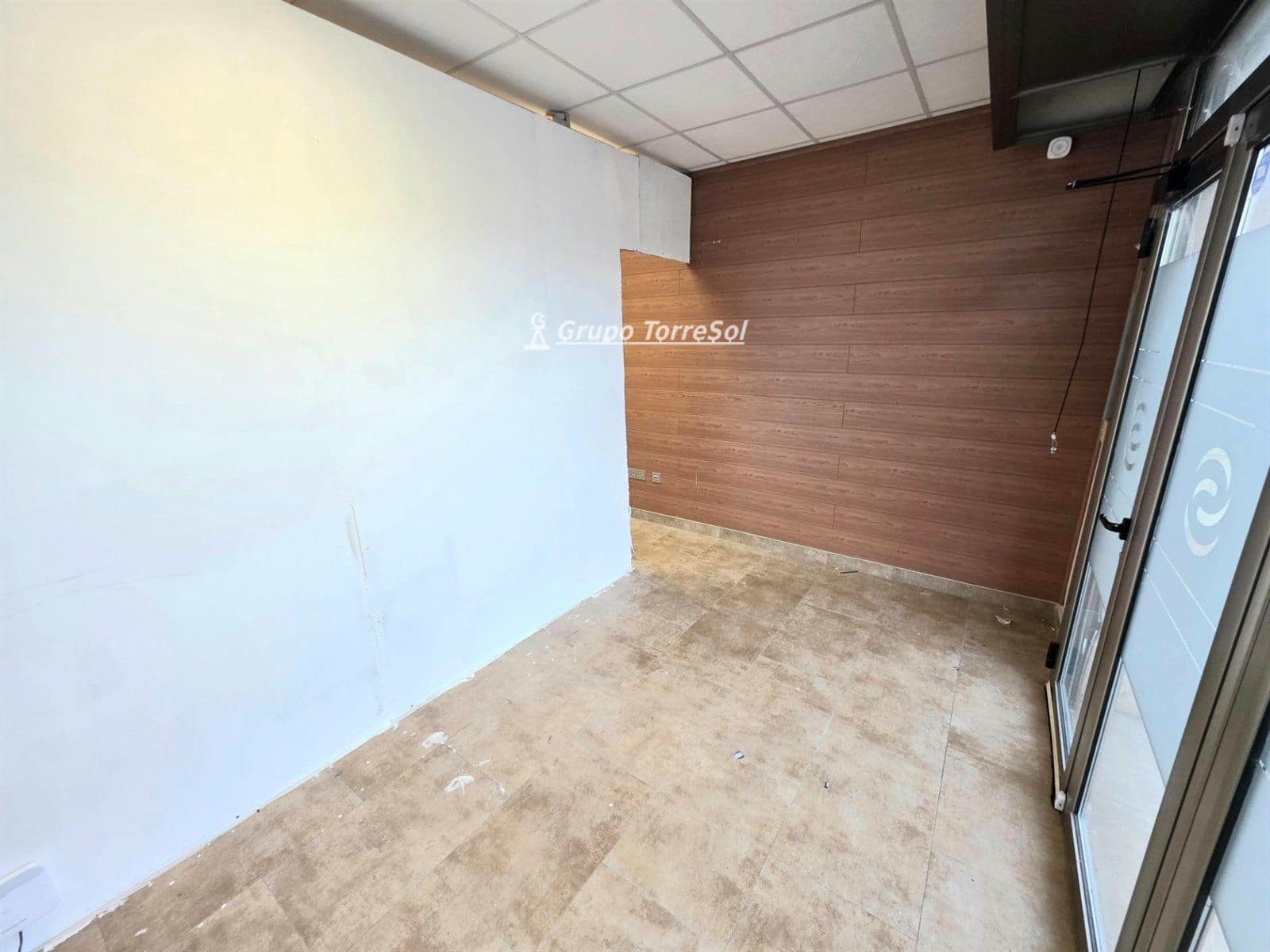 4 slaapkamer Commercieel te huur in Torredembarra - € 700 (Ref: 9536248)