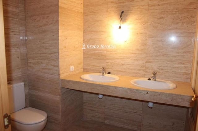 Piso de 3 habitaciones en Torredembarra en alquiler con garaje - 710 € (Ref: 9537353)