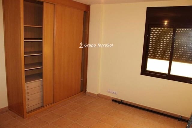 Piso de 3 habitaciones en Torredembarra en alquiler con garaje - 710 € (Ref: 9537353)