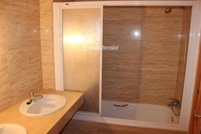 Piso de 3 habitaciones en Torredembarra en alquiler con garaje - 710 € (Ref: 9537353)